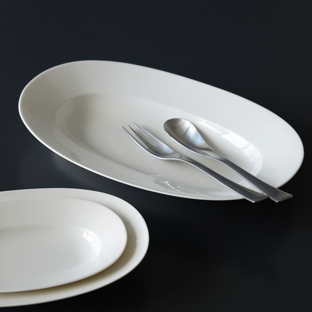 イイホシユミコ yumiko iihoshi porcelain／「oval plate オーバルプレート」dew white