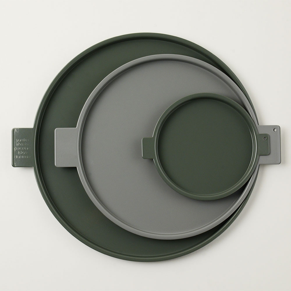 イイホシユミコ yumiko iihoshi porcelain／「'Colored' aluminum tray」round トレイ old green