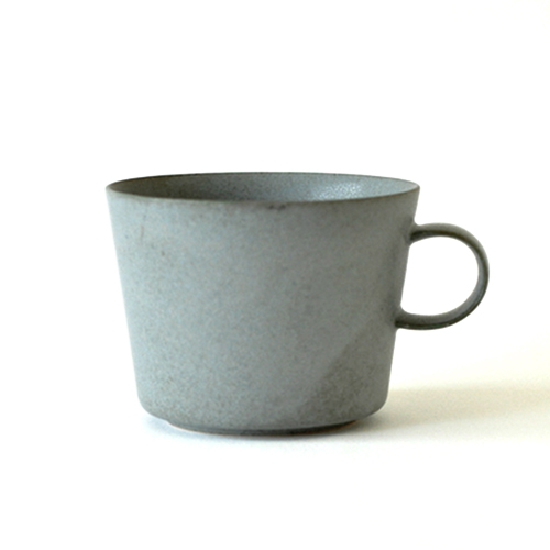 イイホシユミコ yumiko iihoshi porcelain／「unjour アンジュール」matin（朝）カップ（smoke blue）